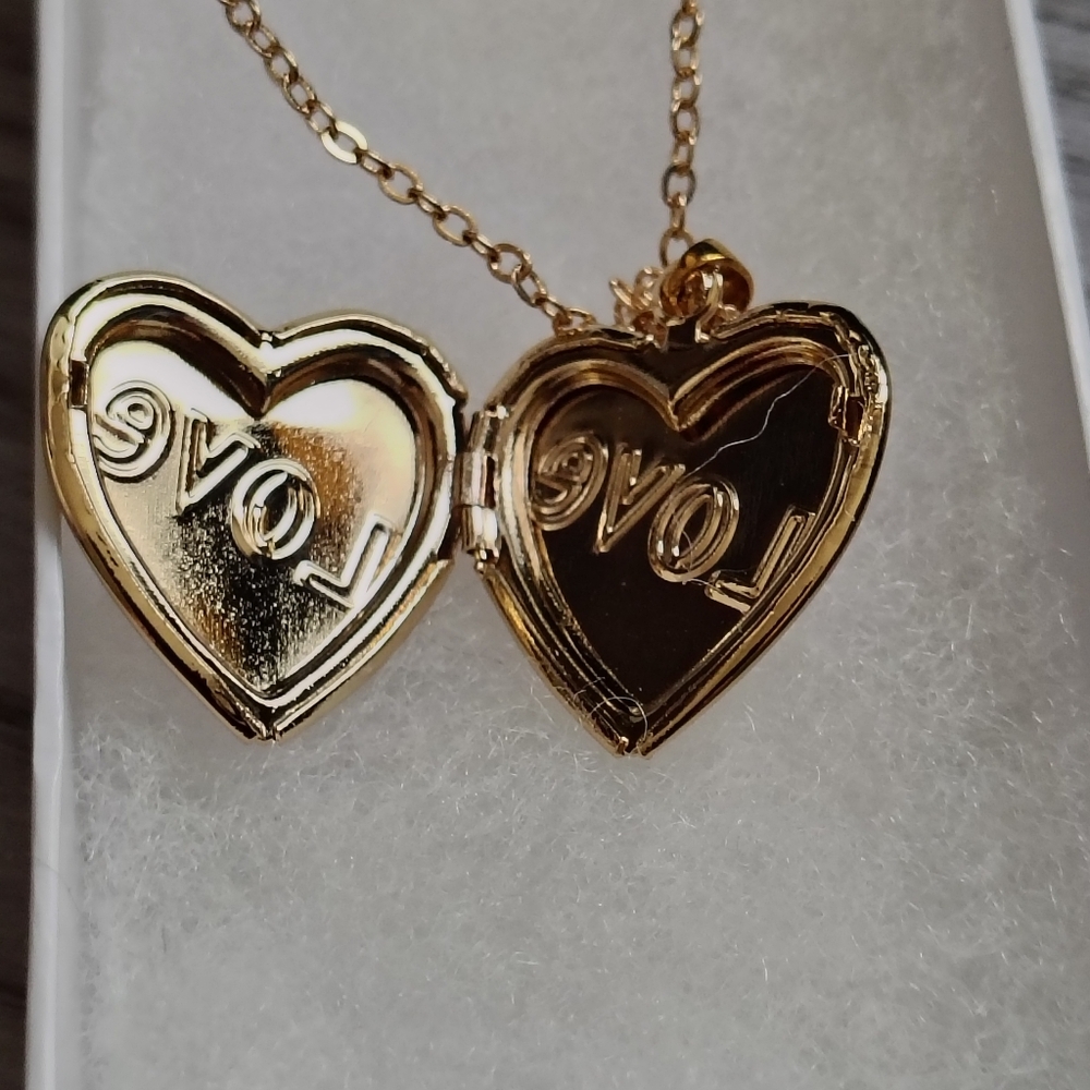 Photo necklace.